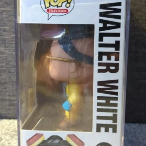 Funko Pop Breaking Bad SDCC Walter White Glow In The Dark Rare #160 - Picture 3 of 6